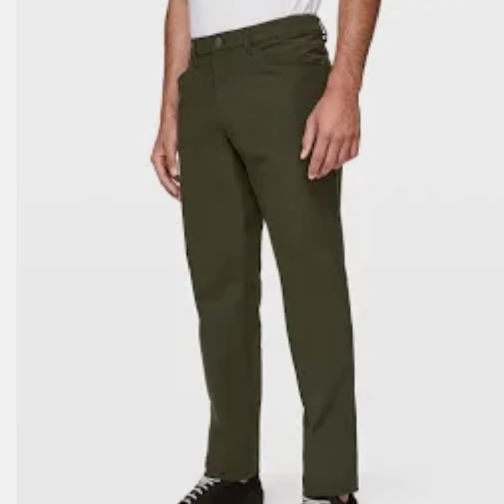 Lululemon Men’s Pant.  Nearly New. Size 30